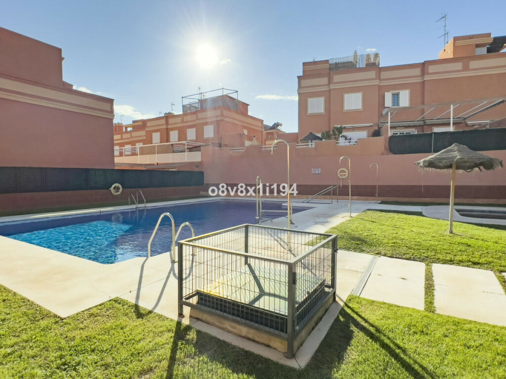 Townhouse Benajarafe Málaga - image 7