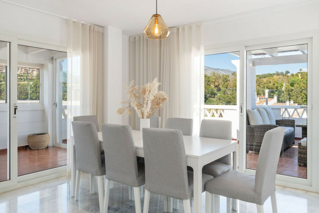 Penthouse Nueva Andalucía Málaga - image 7