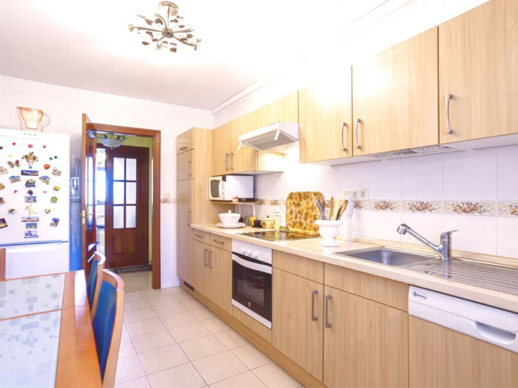 Middle Floor Apartment Fuengirola Málaga - image 7