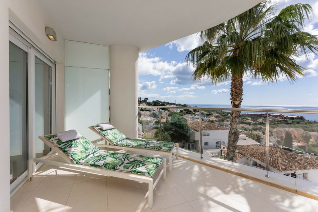 Middle Floor Apartment Higueron Málaga - image 7