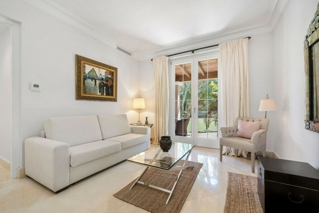 Detached Villa The Golden Mile Málaga - image 7