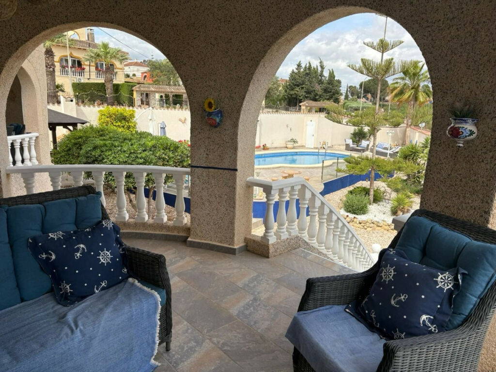Detached Villa Algorfa Alicante - image 8