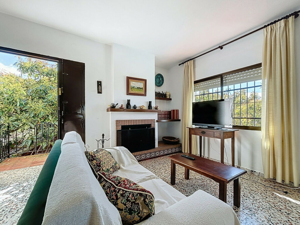 Detached Villa Almayate Alto Málaga - image 7