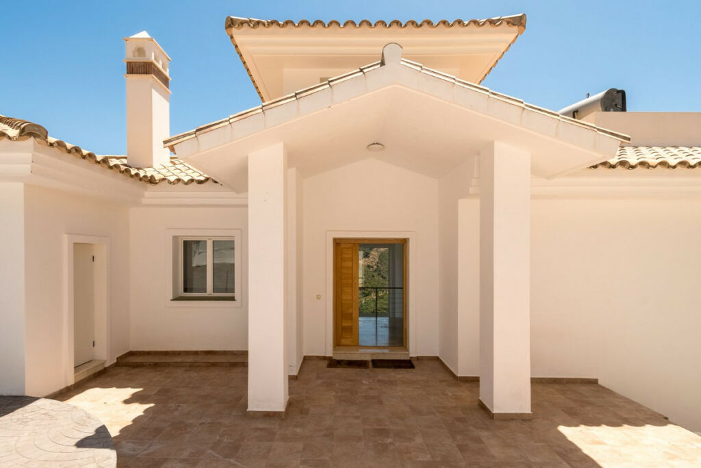 Detached Villa Benahavís Málaga - image 7