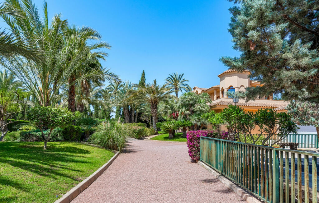 Detached Villa Elche Alicante - image 7