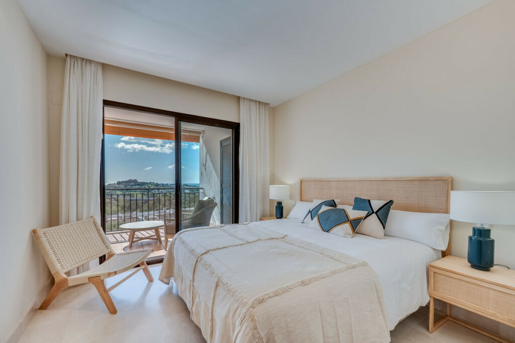 Middle Floor Apartment La Quinta Málaga - image 7