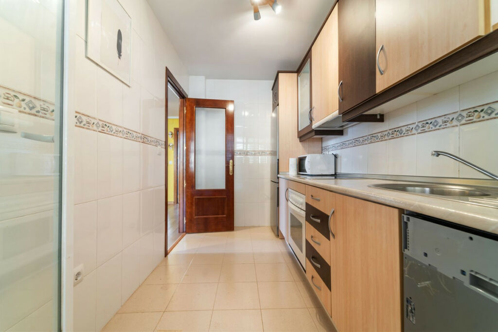 Middle Floor Apartment Fuengirola Málaga - image 9