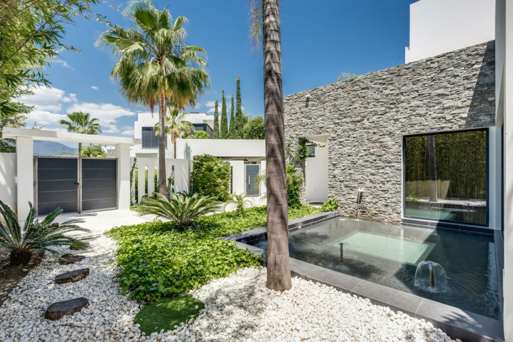 Detached Villa The Golden Mile Málaga - image 7