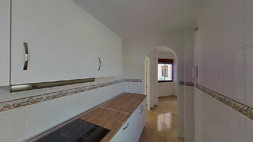 Middle Floor Apartment Fuengirola Málaga - image 7