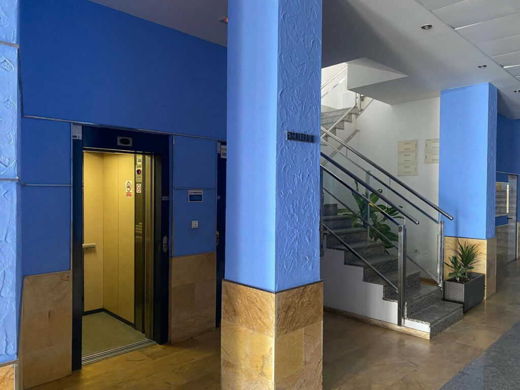 Middle Floor Apartment Torrevieja Alicante - image 7