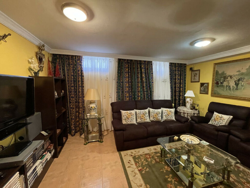Townhouse Altos de los Monteros Málaga - image 7