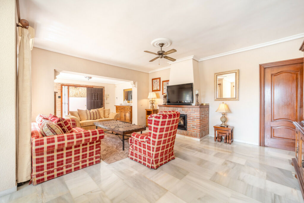 Detached Villa El Rosario Málaga - image 7