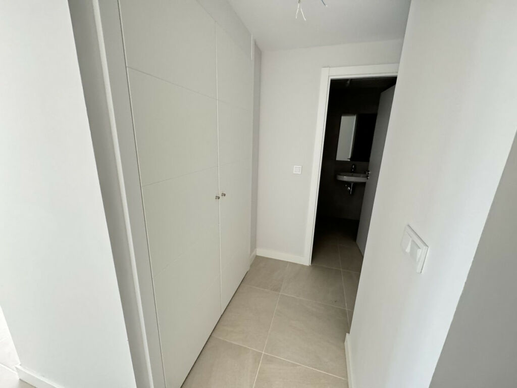 Middle Floor Apartment Estepona Málaga - image 7