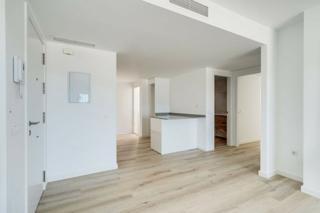 Middle Floor Apartment Nueva Andalucía Málaga - image 7