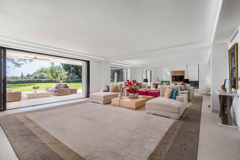 Detached Villa Estepona Málaga - image 7