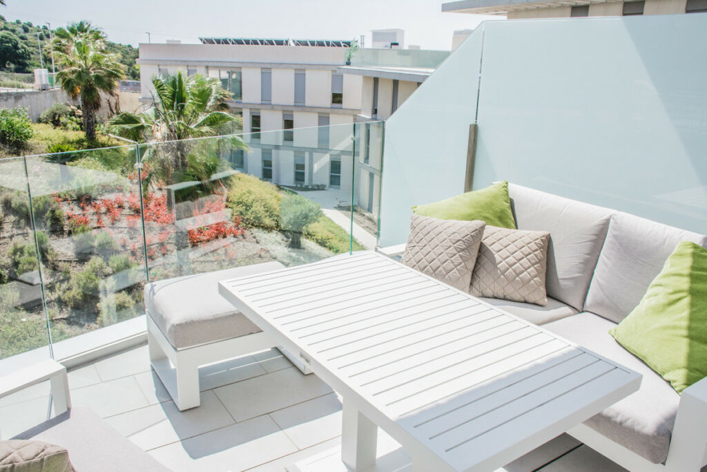 Middle Floor Apartment Estepona Málaga - image 6
