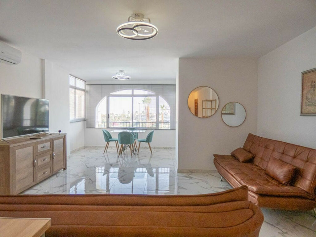 Middle Floor Apartment Villamartin Alicante - image 8