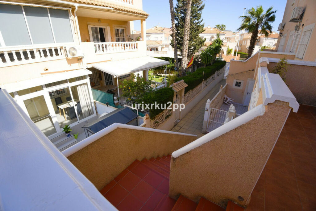 Townhouse Torrevieja Alicante - image 8