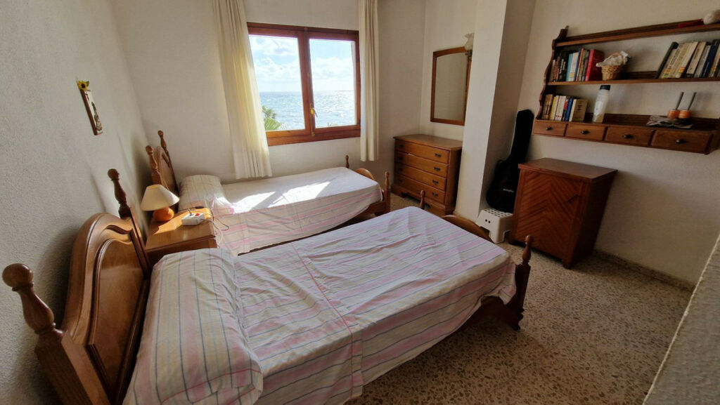 Middle Floor Apartment Estepona Málaga - image 8
