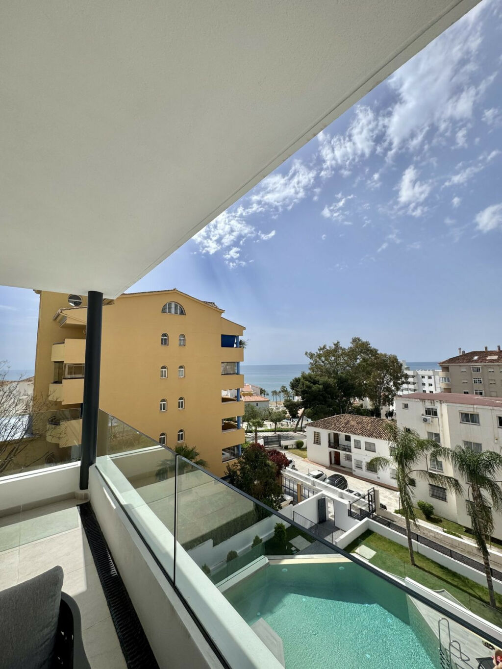 Middle Floor Apartment Benalmadena Málaga - image 8