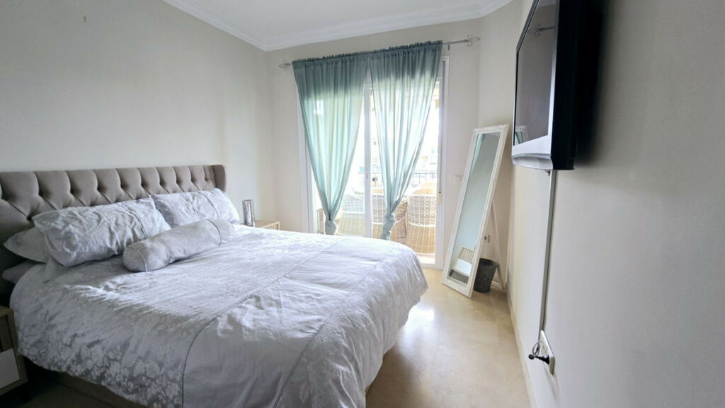 Middle Floor Apartment La Cala Hills Málaga - image 10