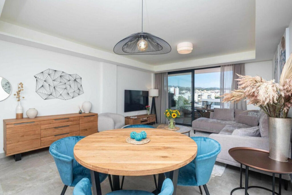 Middle Floor Apartment Estepona Málaga - image 8