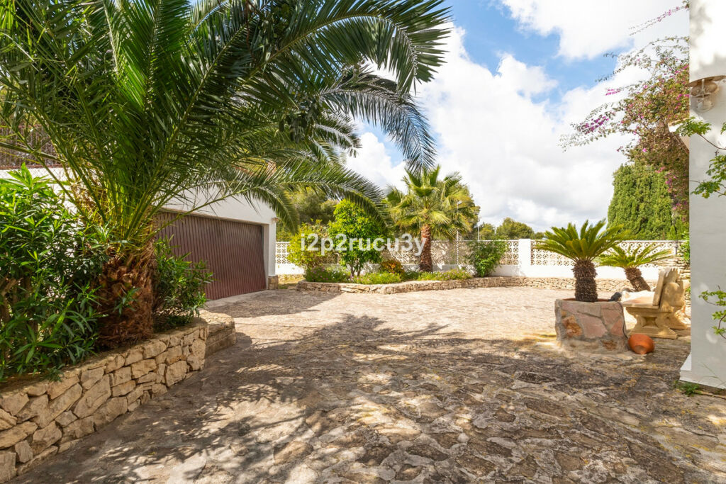 Detached Villa Moraira Alicante - image 8