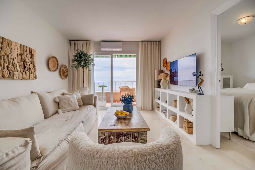 Top Floor Apartment Fuengirola Málaga - image 8