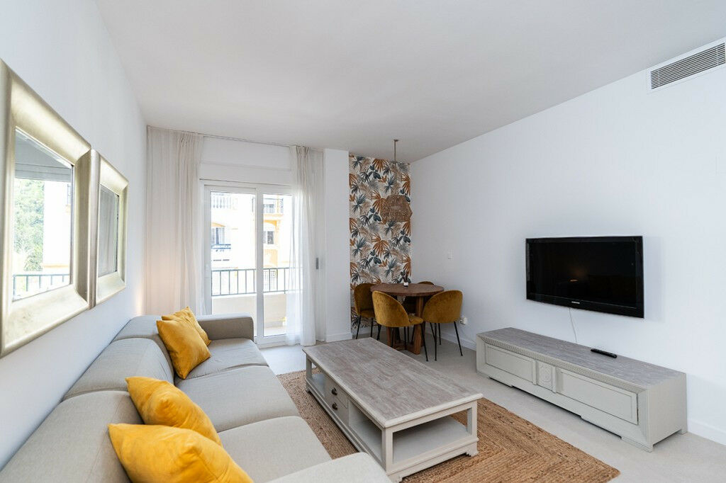 Middle Floor Apartment Marbella Málaga - image 8