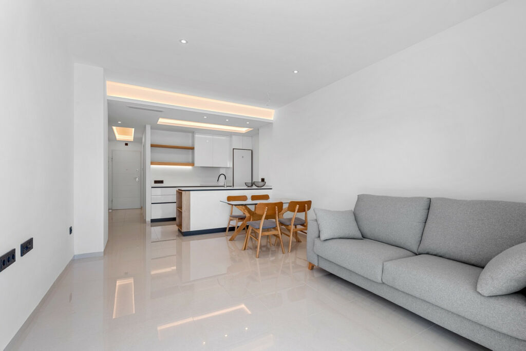 Middle Floor Apartment Guardamar del Segura Alicante - image 8