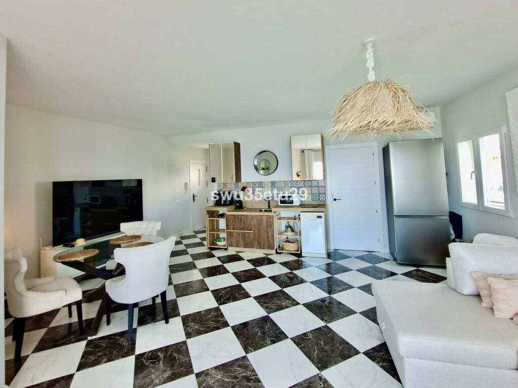 Middle Floor Apartment Calahonda Málaga - image 8