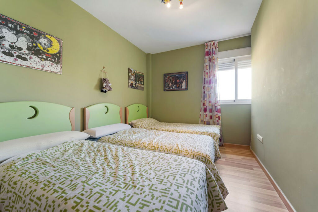 Middle Floor Apartment Fuengirola Málaga - image 10