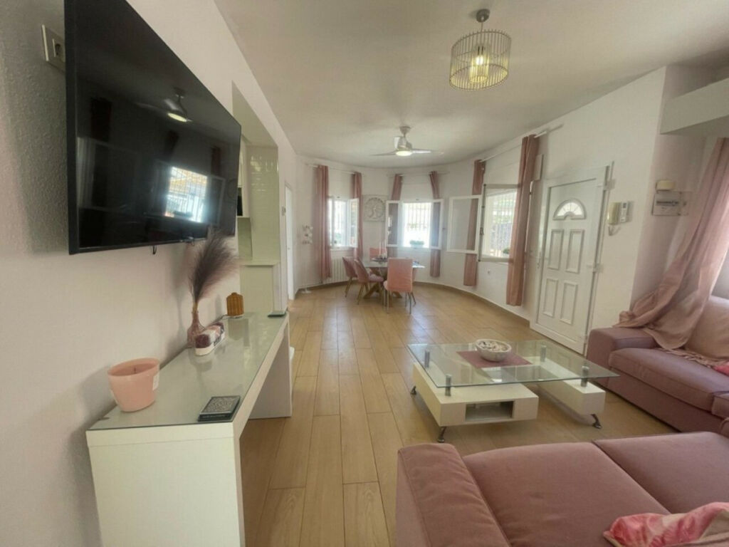 Detached Villa Playa Flamenca Alicante - image 8