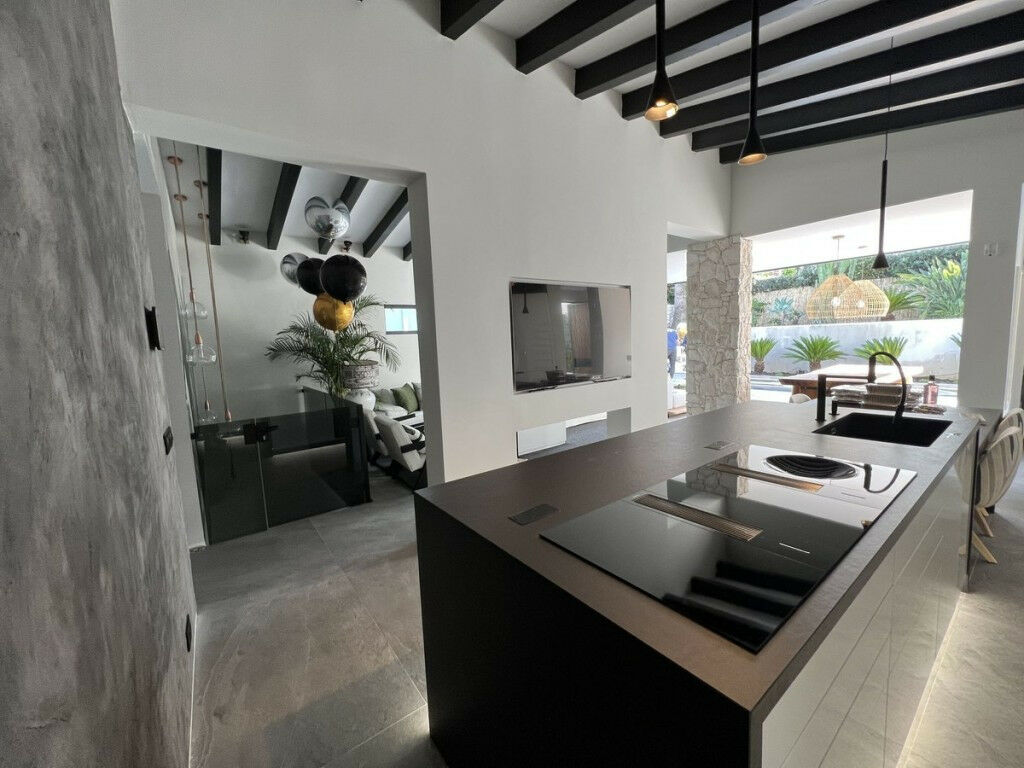 Detached Villa Nueva Andalucía Málaga - image 8