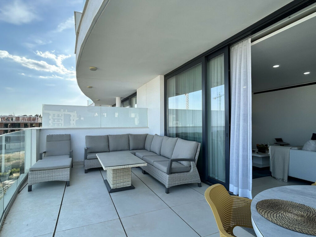 Middle Floor Apartment Higueron Málaga - image 8