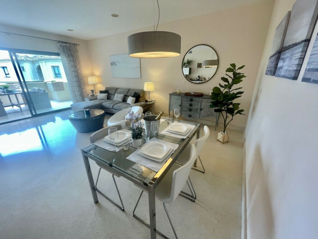 Middle Floor Apartment Benahavís Málaga - image 8