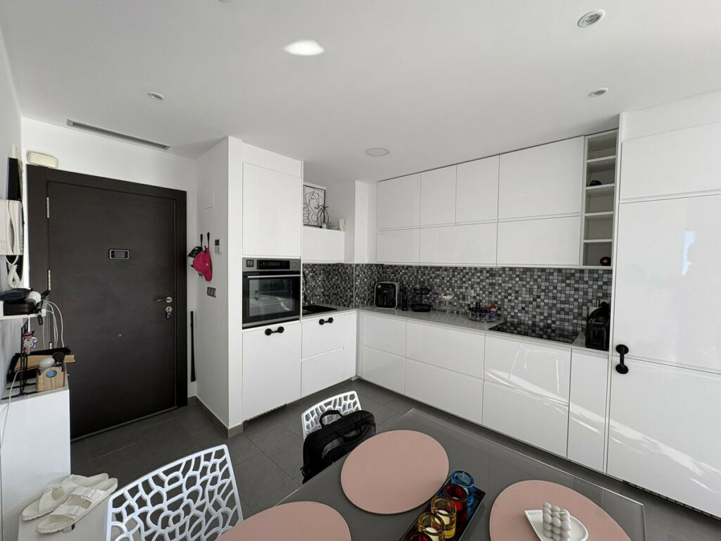 Middle Floor Apartment La Mata Alicante - image 8