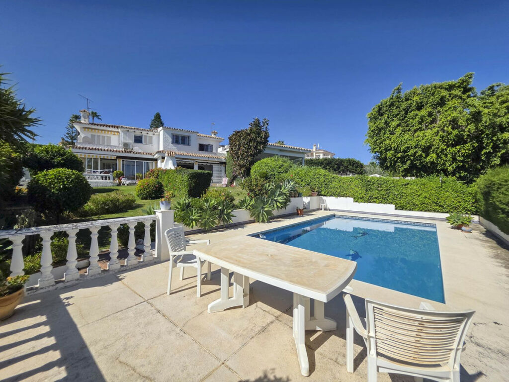 Townhouse El Paraiso Málaga - image 8