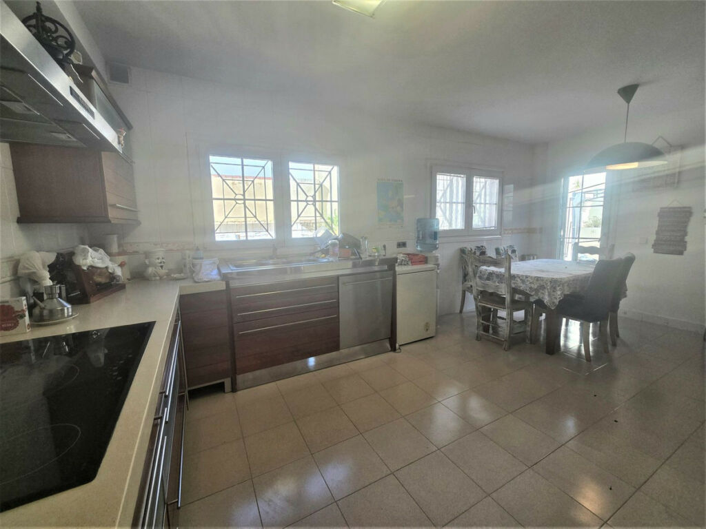 Semi-Detached House Playamar Málaga - image 8