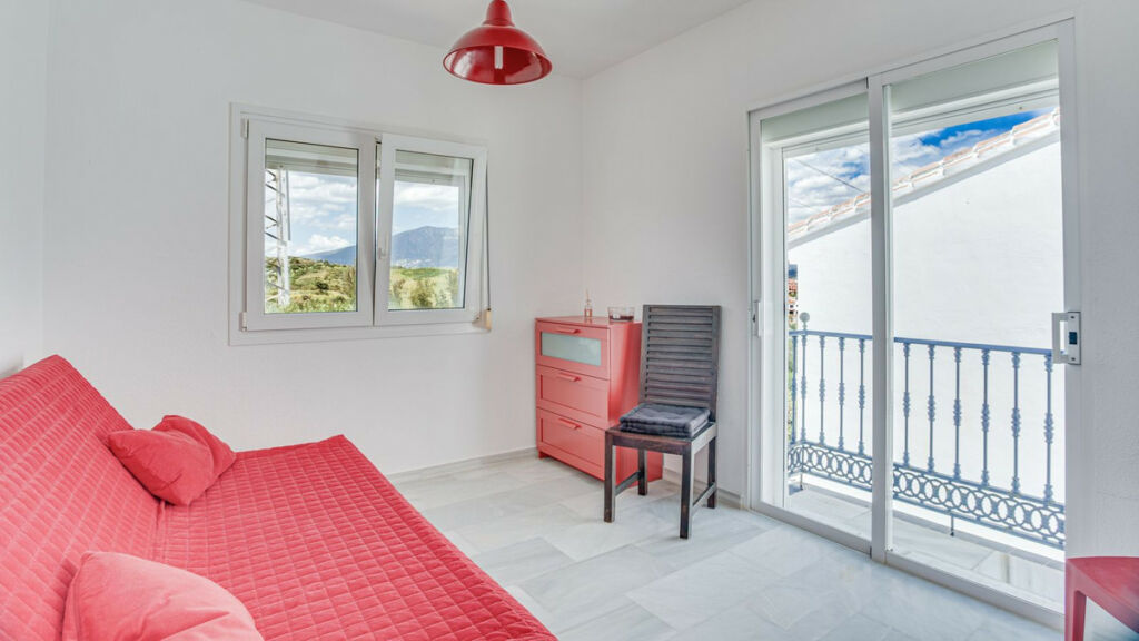 Middle Floor Apartment El Chaparral Málaga - image 8