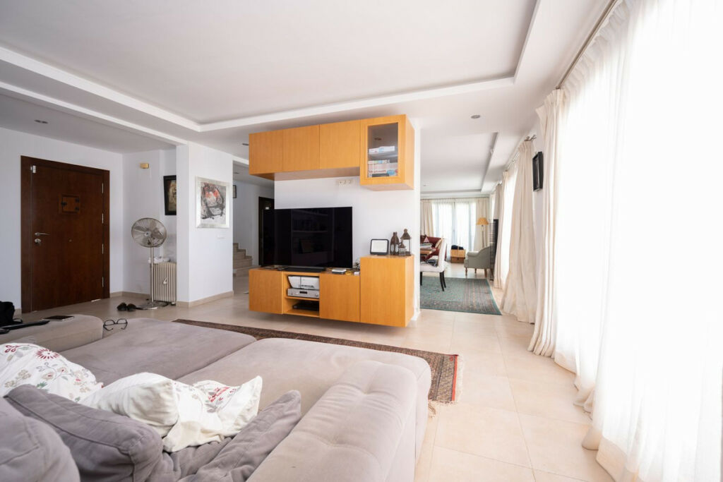 Penthouse Duplex Altos de los Monteros Málaga - image 8