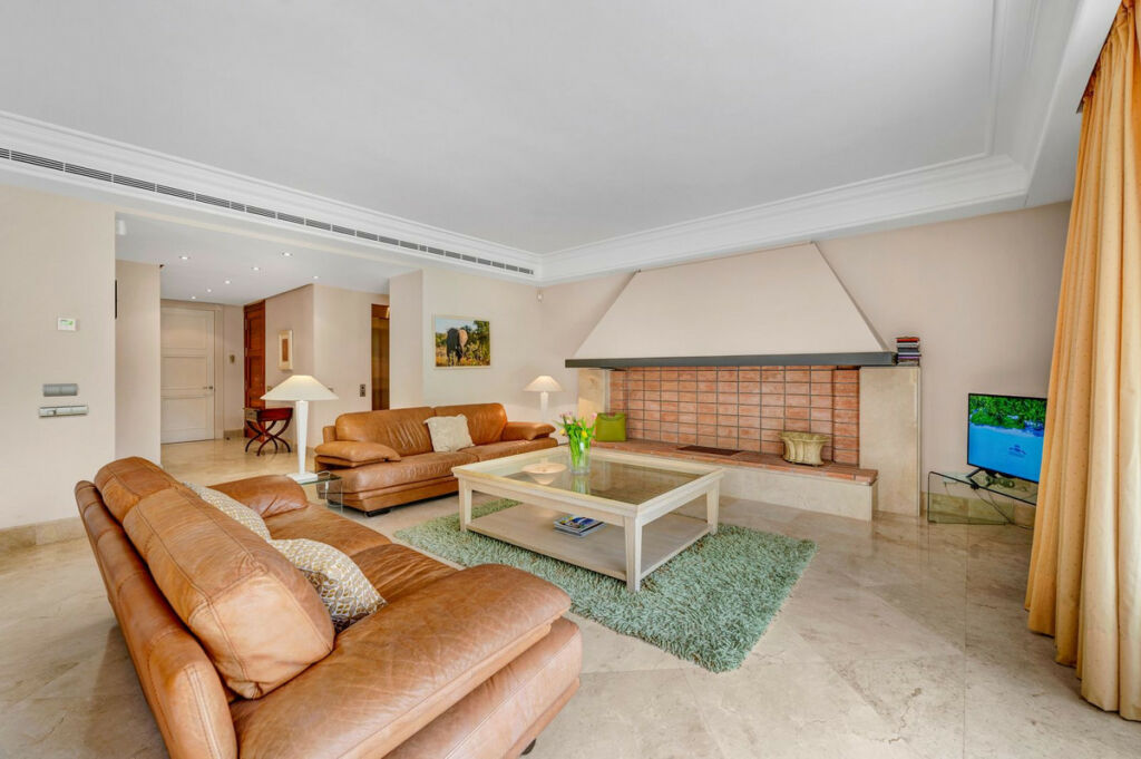 Ground Floor Apartment Los Monteros Málaga - image 8