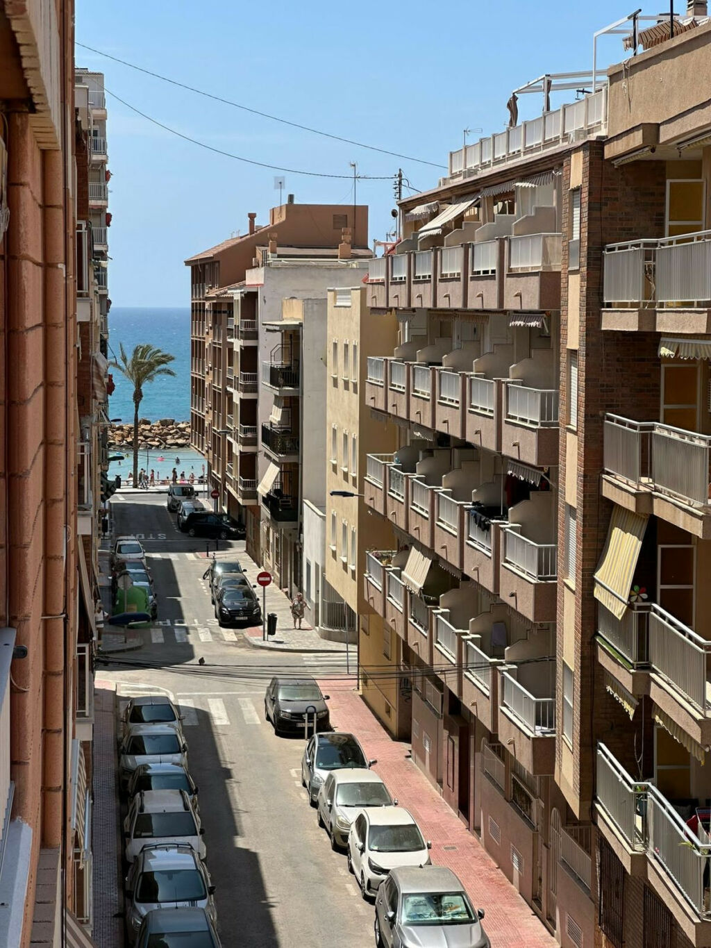 Middle Floor Apartment Torrevieja Alicante - image 8