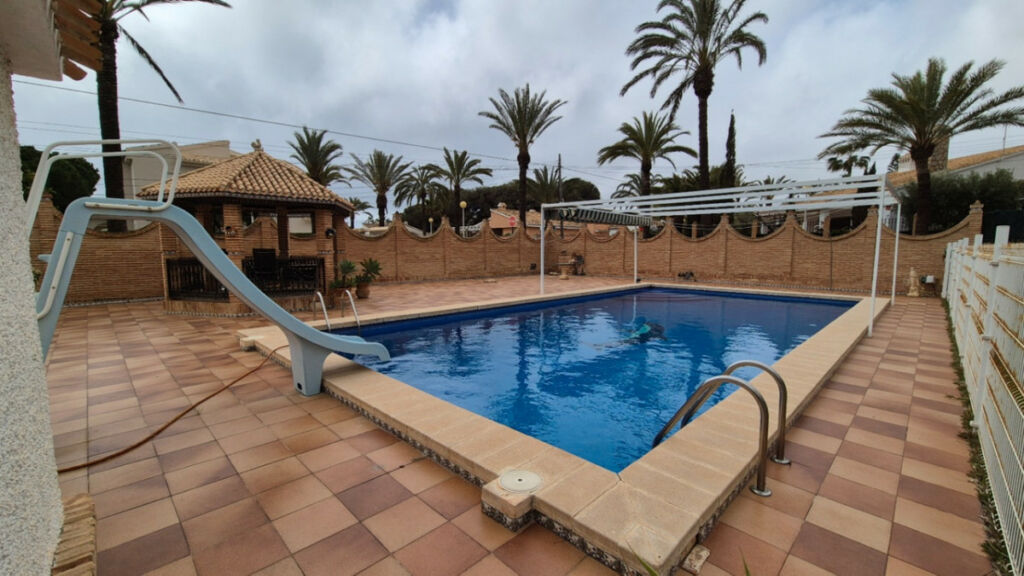 Detached Villa Orihuela Alicante - image 8
