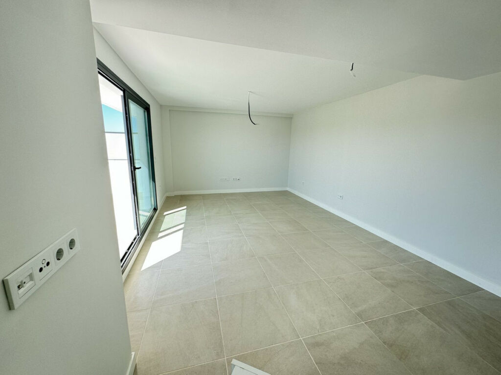 Middle Floor Apartment Estepona Málaga - image 8