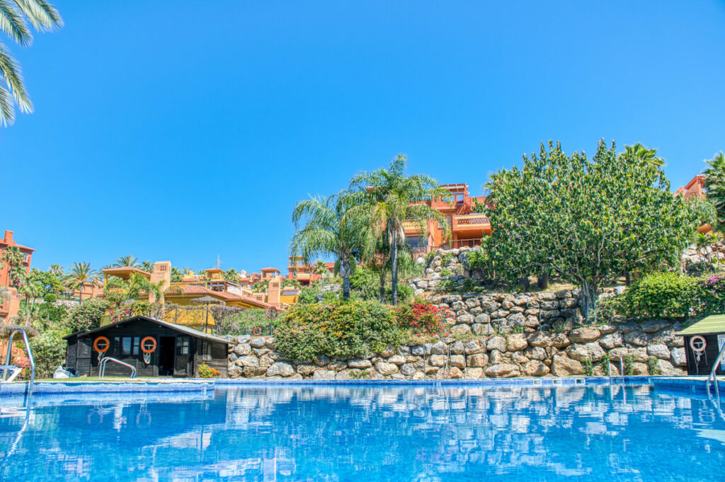 Middle Floor Apartment Reserva de Marbella Málaga - image 7