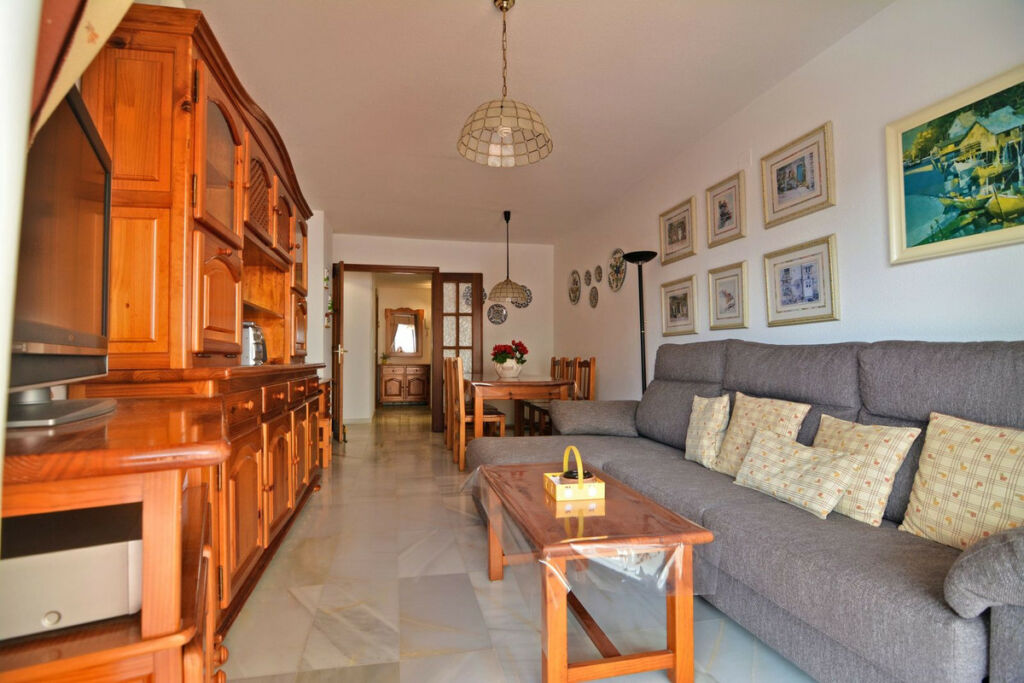 Middle Floor Apartment Los Boliches Málaga - image 8