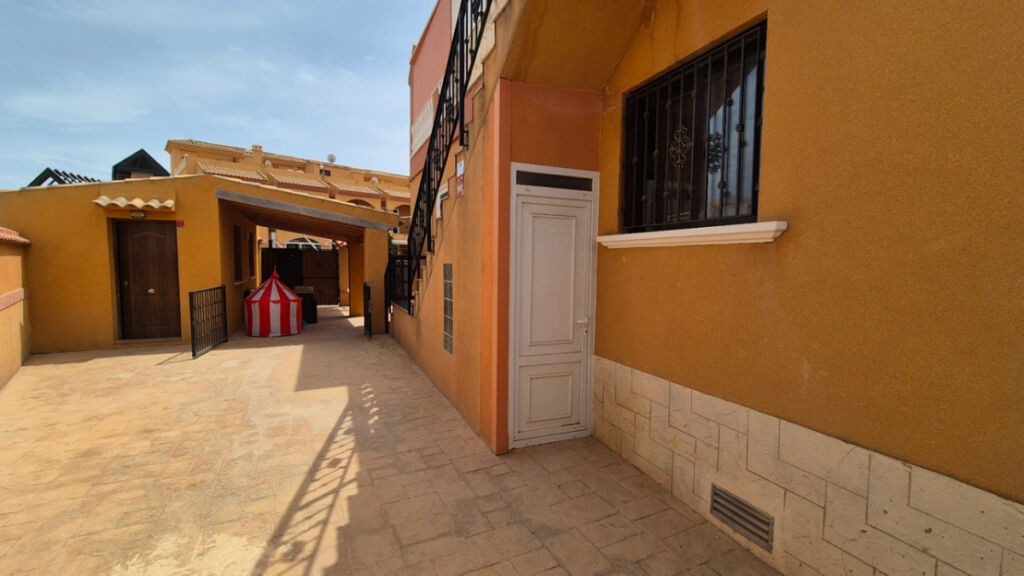 Detached Villa Torrevieja Alicante - image 8