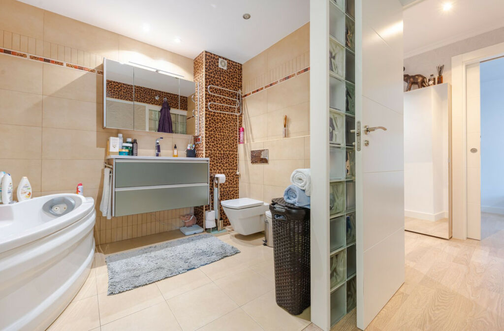 Middle Floor Apartment Marbella Málaga - image 8