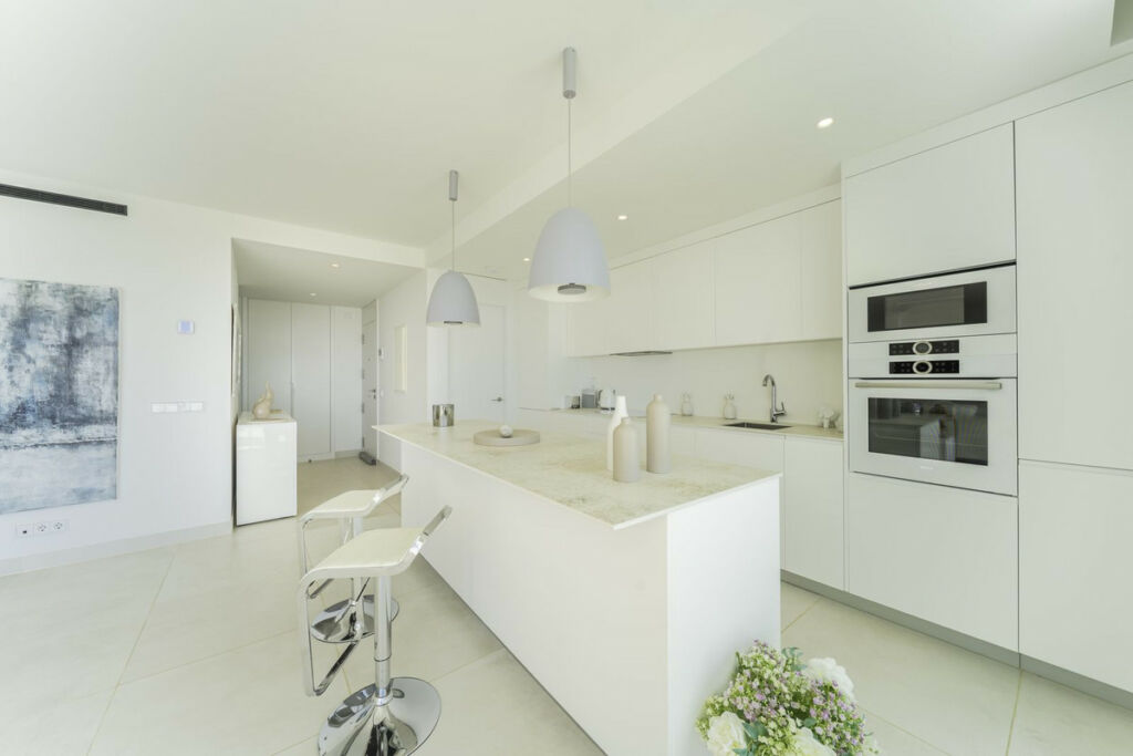 Top Floor Apartment Fuengirola Málaga - image 8